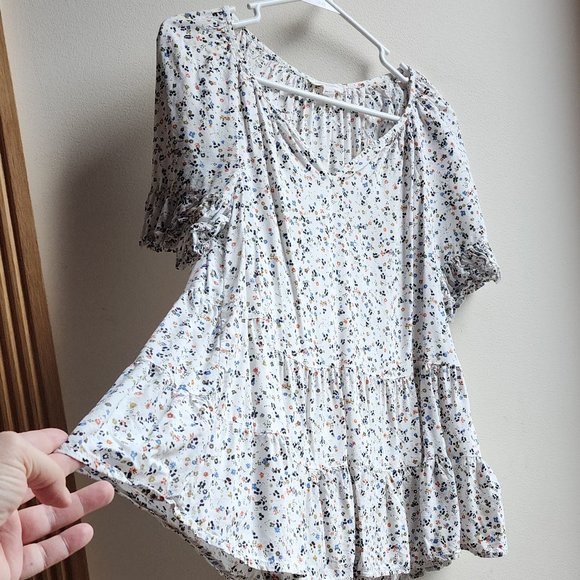 NWOT beachlunchlounge Floral V-Neck Ruffled Blouse Size XS - Picture 8 of 14